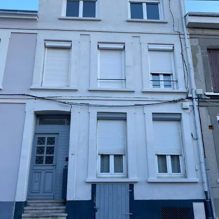 La Cachette De L'artiste Peinture Cinema En Apartment Calais