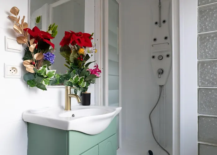 Apartment La Cachette De L'artiste Peinture Cinema En Calais