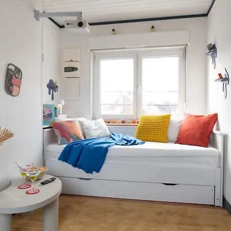 La Cachette De L'artiste Peinture Cinema En Lejlighed